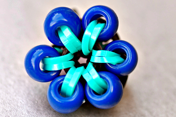 How To Make a Rainbow Loom Bloom Charm