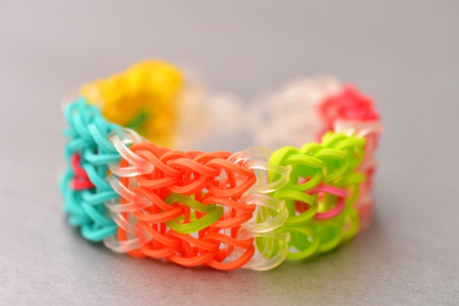 How to Make the Cube Rainbow Loom Bracelet